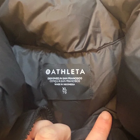 Athleta Black Puffer Vest - Picture 3 of 8